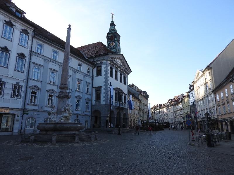 26 LUBIANA Piazza Civica